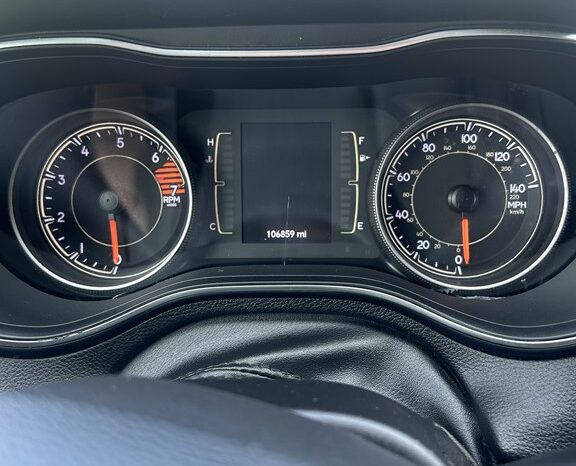 
								Used 2019 JEEP CHEROKEE LATITUDE SUV, MAROON 2.4L Gas FWD full									