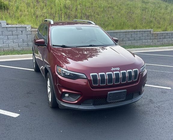 
								Used 2019 JEEP CHEROKEE LATITUDE SUV, MAROON 2.4L Gas FWD full									