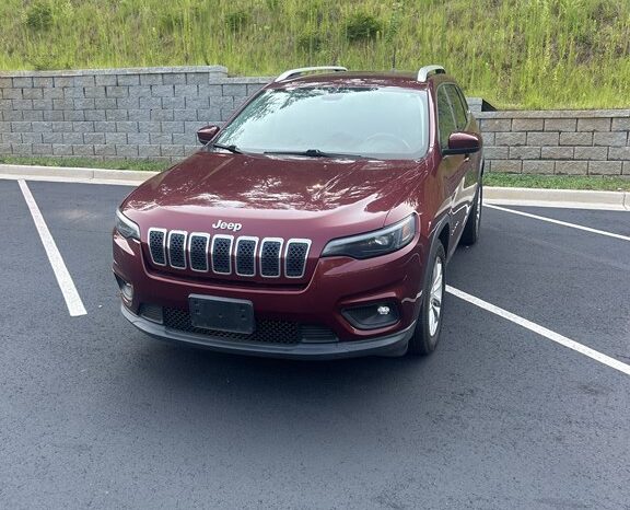 
								Used 2019 JEEP CHEROKEE LATITUDE SUV, MAROON 2.4L Gas FWD full									