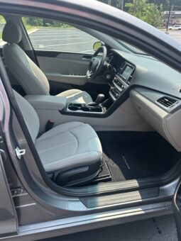 
										Used 2019 HYUNDAI SONATA ECO Sedan, GREY 1.6L Gas FWD full									