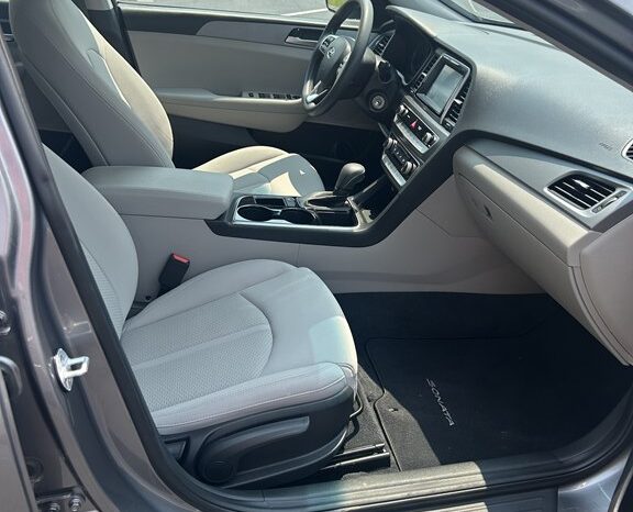 
								Used 2019 HYUNDAI SONATA ECO Sedan, GREY 1.6L Gas FWD full									