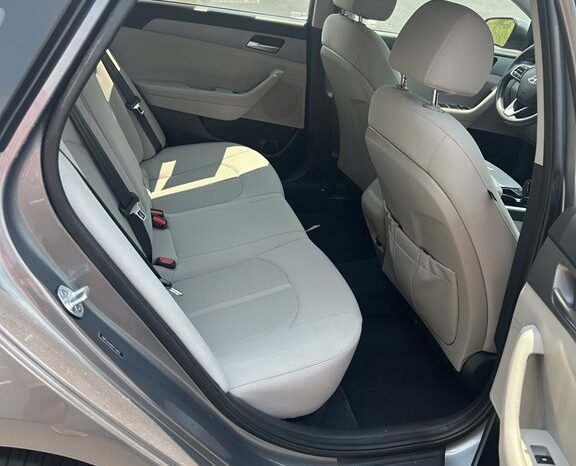 
								Used 2019 HYUNDAI SONATA ECO Sedan, GREY 1.6L Gas FWD full									