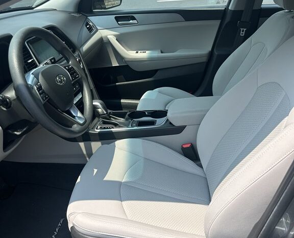 
								Used 2019 HYUNDAI SONATA ECO Sedan, GREY 1.6L Gas FWD full									