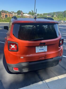 Used 2018 JEEP RENEGADE LATITUDE SUV, ORANGE 2.4L Flex FWD