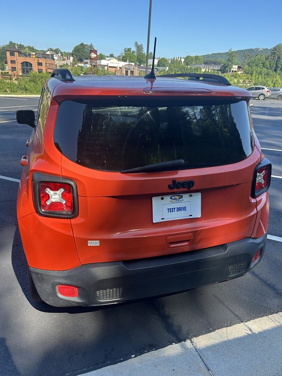Used 2018 JEEP RENEGADE LATITUDE SUV, ORANGE 2.4L Flex FWD