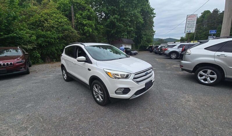 
								Used 2018 FORD ESCAPE SE SUV, WHITE 1.5L Gas AWD full									
