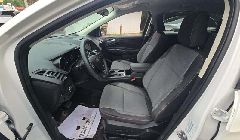 
								Used 2018 FORD ESCAPE SE SUV, WHITE 1.5L Gas AWD full									