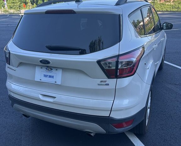 
								Used 2018 FORD ESCAPE SE SUV, WHITE 1.5L Gas AWD full									