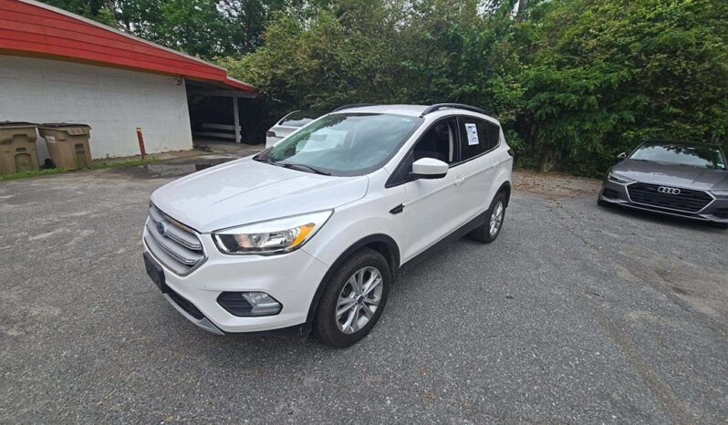 
								Used 2018 FORD ESCAPE SE SUV, WHITE 1.5L Gas AWD full									
