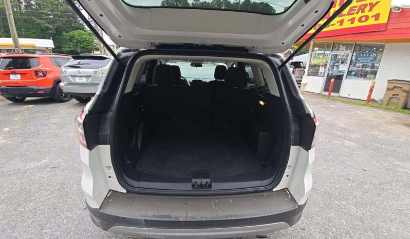 
								Used 2018 FORD ESCAPE SE SUV, WHITE 1.5L Gas AWD full									