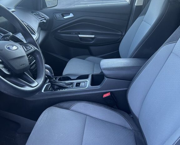 
								Used 2018 FORD ESCAPE SE SUV, WHITE 1.5L Gas AWD full									