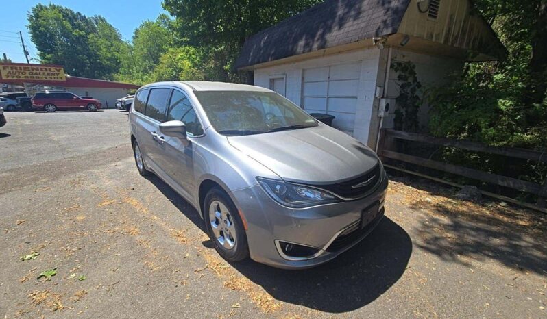 
								Used 2017 CHRYSLER PACIFICA HYBRID TOURING PLUS Mini-Van, SILVER 3.6L Other FWD full									