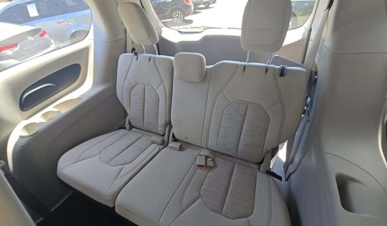 
								Used 2017 CHRYSLER PACIFICA HYBRID TOURING PLUS Mini-Van, SILVER 3.6L Other FWD full									