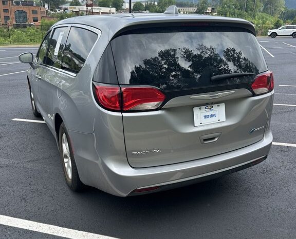 
								Used 2017 CHRYSLER PACIFICA HYBRID TOURING PLUS Mini-Van, SILVER 3.6L Other FWD full									