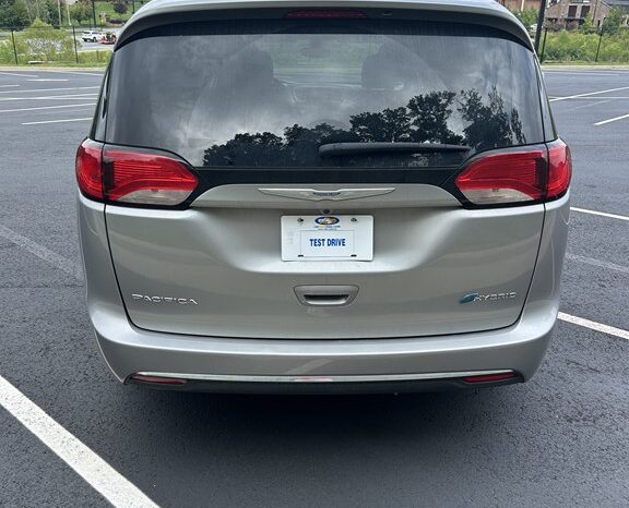
								Used 2017 CHRYSLER PACIFICA HYBRID TOURING PLUS Mini-Van, SILVER 3.6L Other FWD full									