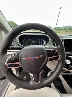 
										Used 2017 CHRYSLER PACIFICA HYBRID TOURING PLUS Mini-Van, SILVER 3.6L Other FWD full									