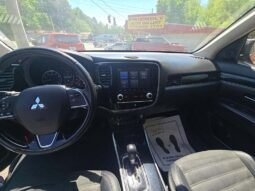 Used 2020 MITSUBISHI OUTLANDER SE SUV, RED 2.4L Gas FWD