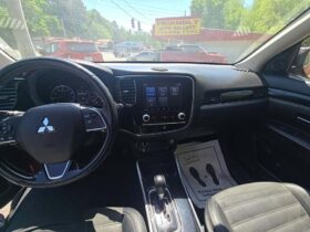Used 2020 MITSUBISHI OUTLANDER SE SUV, RED 2.4L Gas FWD
