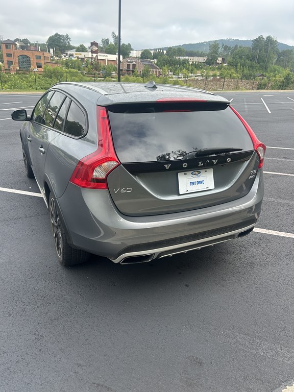 Used 2016 VOLVO V60 CROSS COUNT T5 Wagon, GREY 2.5L Gas AWD