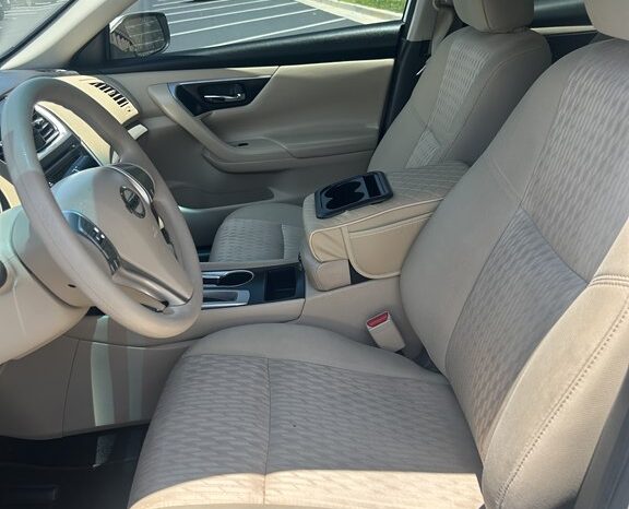 
								Used 2017 NISSAN ALTIMA 2.5 Sedan, WHITE 2.5L Gas FWD full									