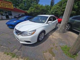 Used 2017 NISSAN ALTIMA 2.5 Sedan, WHITE 2.5L Gas FWD