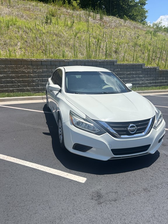 Used 2017 NISSAN ALTIMA 2.5 Sedan, WHITE 2.5L Gas FWD