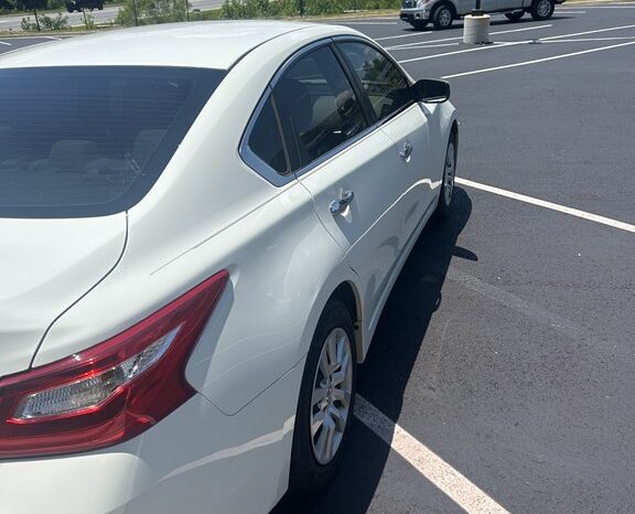 
								Used 2017 NISSAN ALTIMA 2.5 Sedan, WHITE 2.5L Gas FWD full									