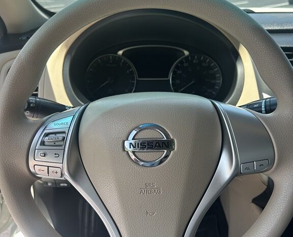 
								Used 2017 NISSAN ALTIMA 2.5 Sedan, WHITE 2.5L Gas FWD full									