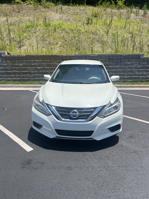 Used 2017 NISSAN ALTIMA 2.5 Sedan, WHITE 2.5L Gas FWD