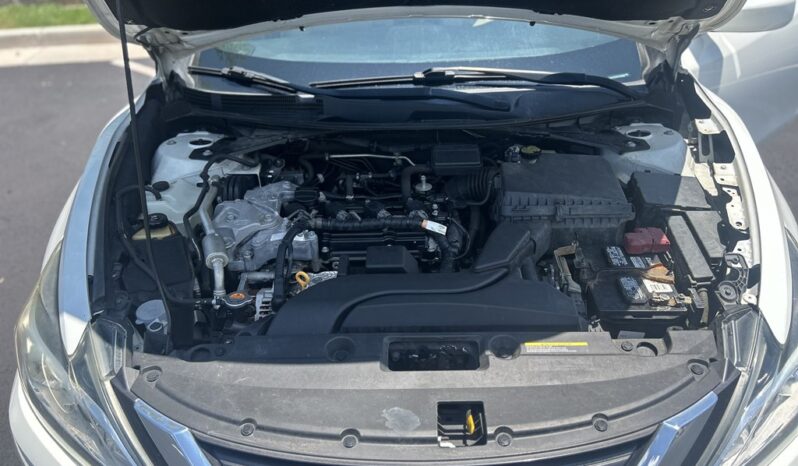 
								Used 2017 NISSAN ALTIMA 2.5 Sedan, WHITE 2.5L Gas FWD full									