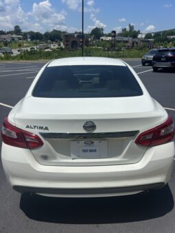 
										Used 2017 NISSAN ALTIMA 2.5 Sedan, WHITE 2.5L Gas FWD full									