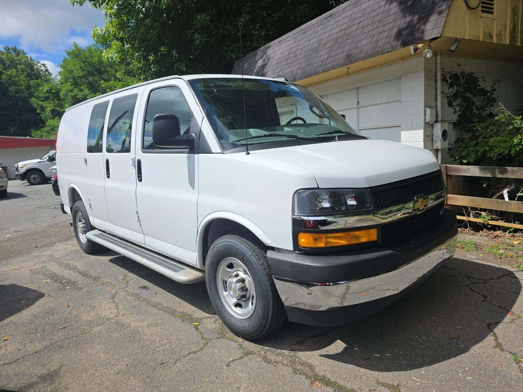 Used 2025 CHEVROLET EXPRESS CARGO VAN Sedan, WHITE  Gas