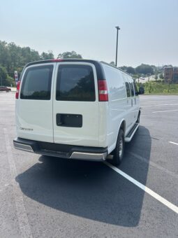 
										Used 2025 CHEVROLET EXPRESS CARGO VAN Sedan, WHITE  Gas full									