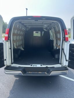 
										Used 2025 CHEVROLET EXPRESS CARGO VAN Sedan, WHITE  Gas full									