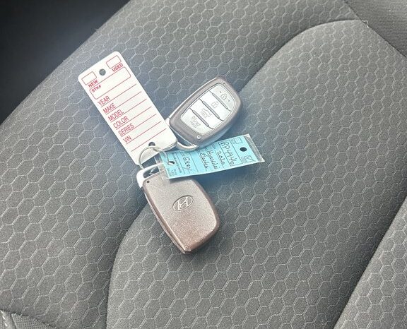 
								Used 2020 HYUNDAI ELANTRA SEL Sedan, GRAY 2.0L Gas FWD full									