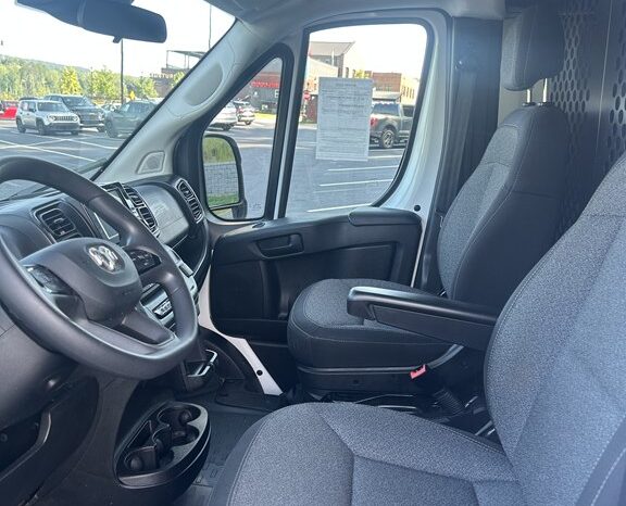 
								Used 2025 RAM PROMASTER TRADESMAN 2500 Full-Size, WHITE 3.6L Gas FWD full									