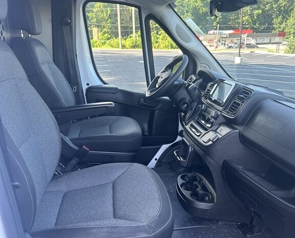 
								Used 2025 RAM PROMASTER TRADESMAN 2500 Full-Size, WHITE 3.6L Gas FWD full									