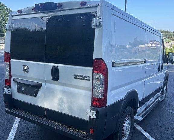 
								Used 2025 RAM PROMASTER TRADESMAN 2500 Full-Size, WHITE 3.6L Gas FWD full									