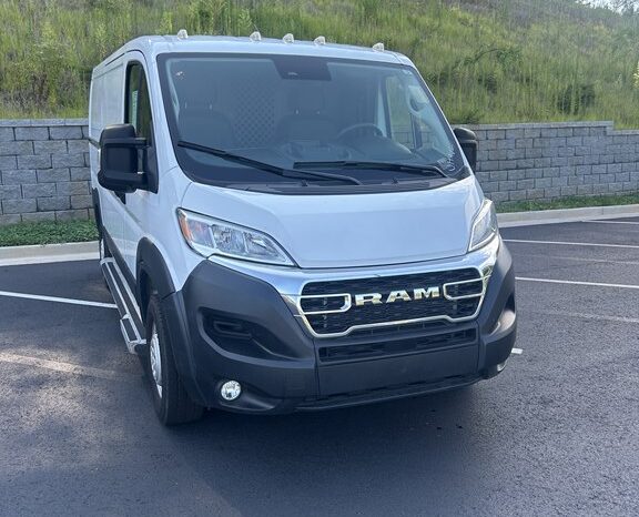 
								Used 2025 RAM PROMASTER TRADESMAN 2500 Full-Size, WHITE 3.6L Gas FWD full									
