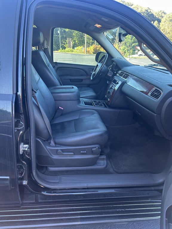 2013 Chevrolet Suburban LT - Photo 11