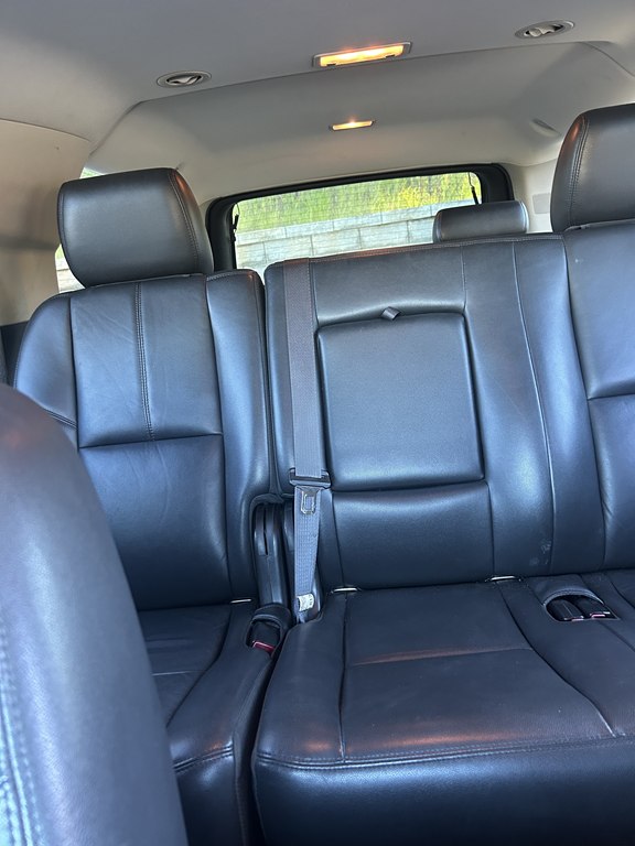 2013 Chevrolet Suburban LT - Photo 13