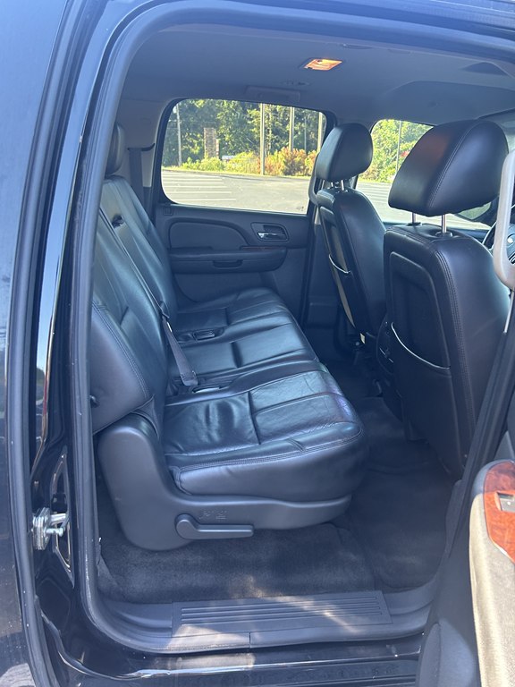 2013 Chevrolet Suburban LT - Photo 10