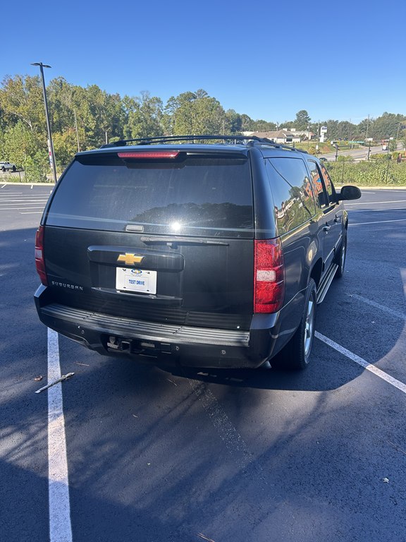 2013 Chevrolet Suburban LT - Photo 6