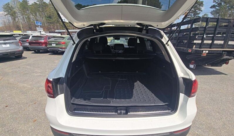 
								Used 2020 MERCEDES-BENZ GLC GLC 300 SUV, WHITE 2.0L Gas RWD full									
